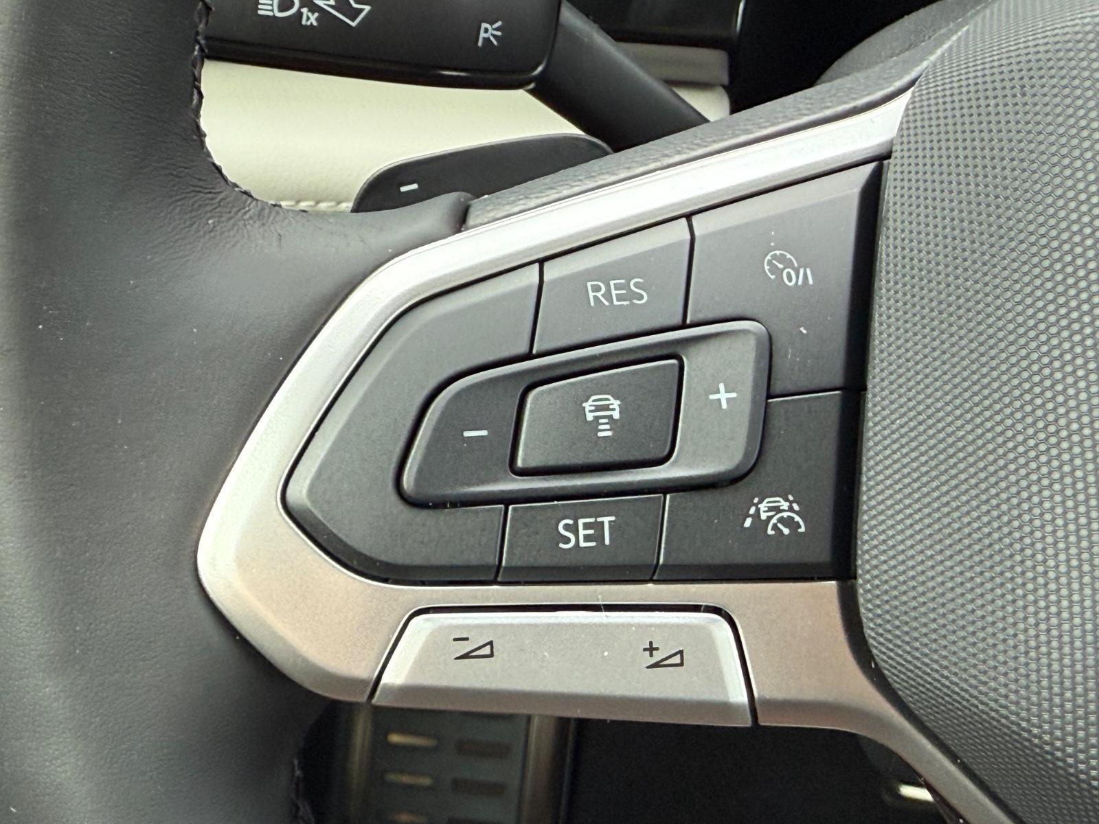 Volkswagen Atlas Cross Sport Vehicle Image 11