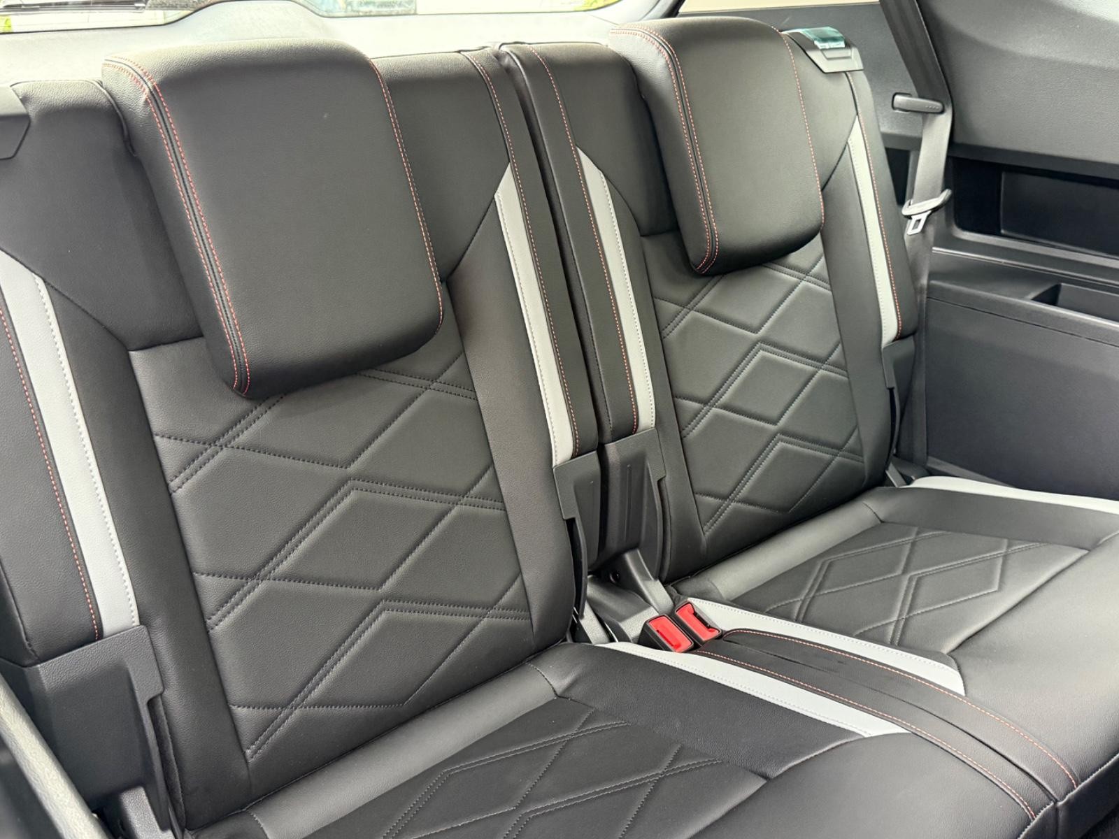 Volkswagen Atlas Vehicle Image 05