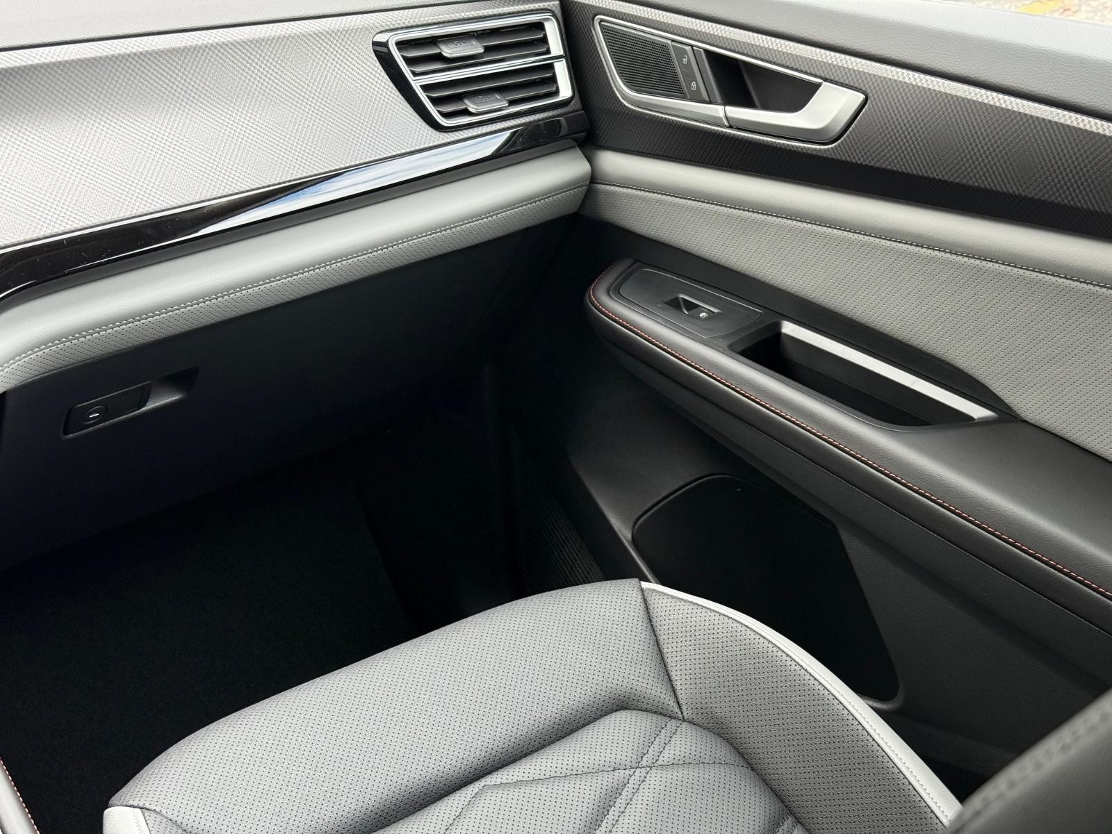 Volkswagen Atlas Vehicle Image 11