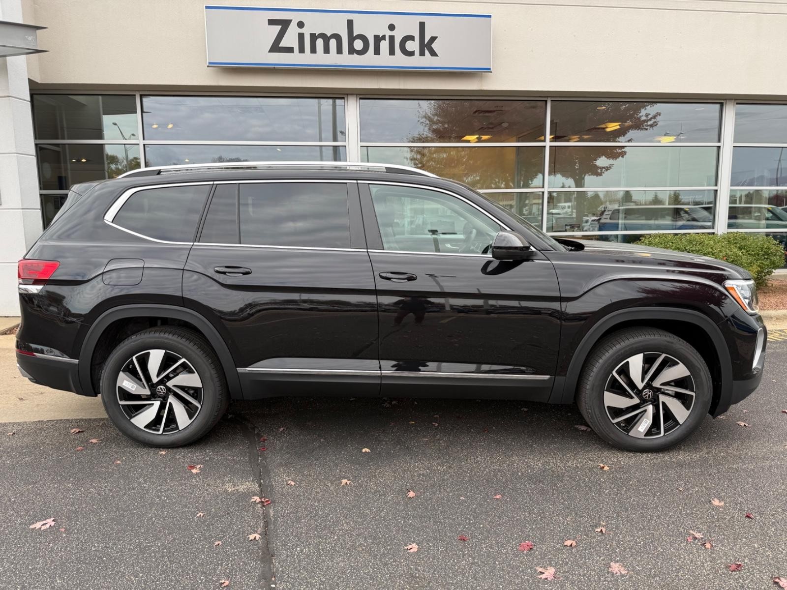 Volkswagen Atlas Vehicle Image 02