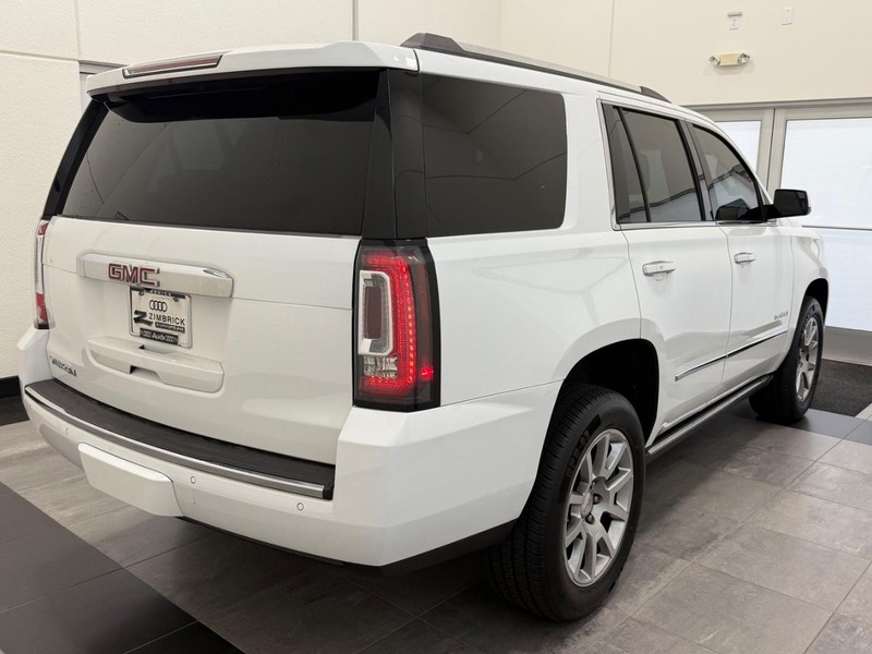 GMC Yukon Vehicle Image 2