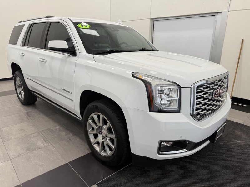 GMC Yukon Vehicle Image 3