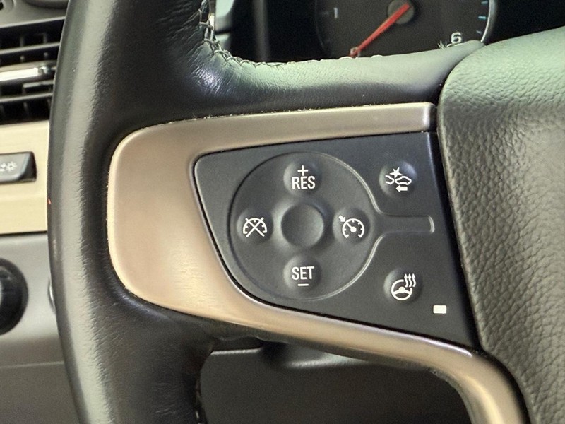 GMC Yukon Vehicle Image 16