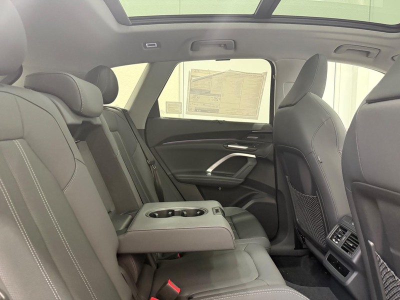 Audi Q5 Vehicle Image 4