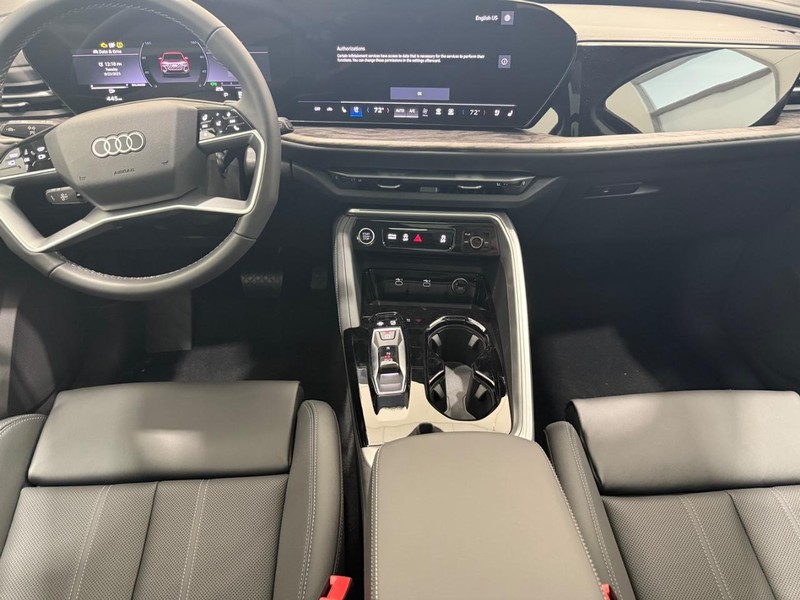 Audi Q5 Vehicle Image 5