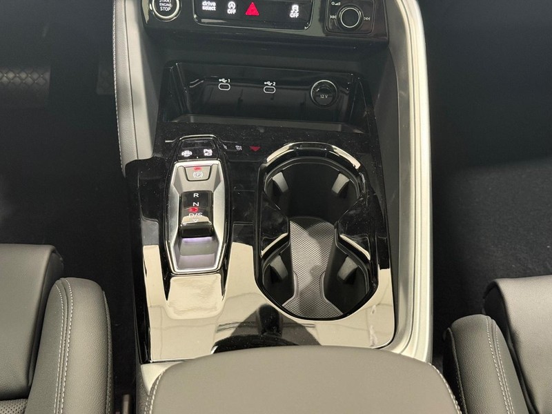 Audi Q5 Vehicle Image 7