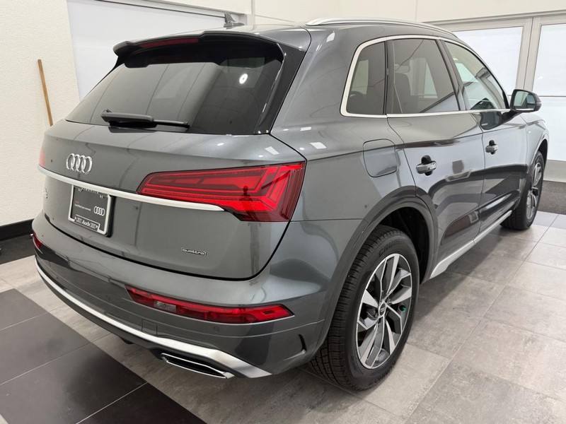Audi Q5 Vehicle Image 2