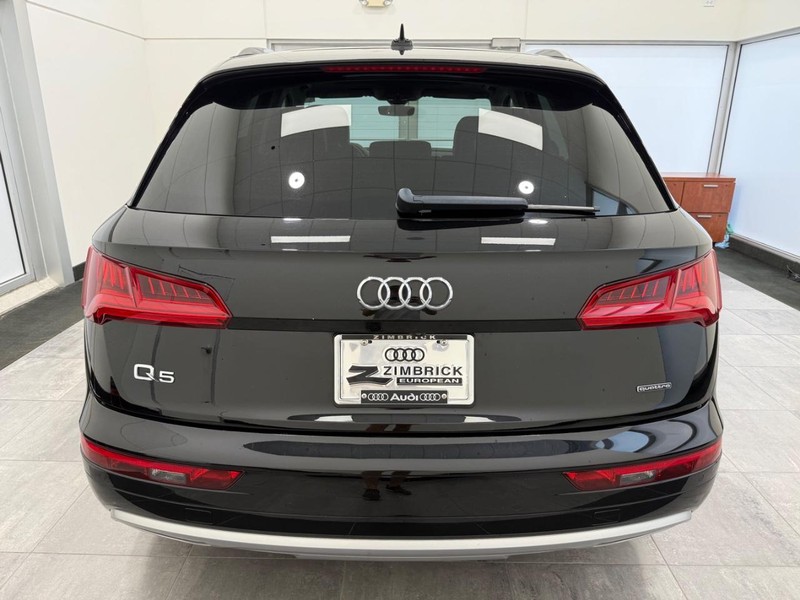Audi Q5 Vehicle Image 3