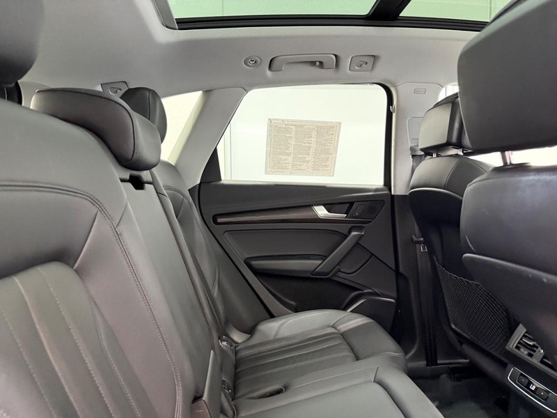 Audi Q5 Vehicle Image 8