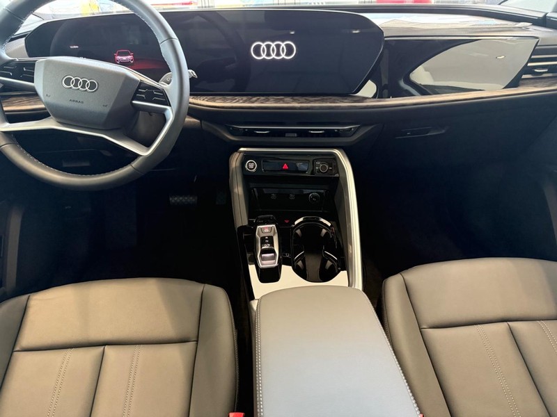 Audi Q5 Vehicle Image 5