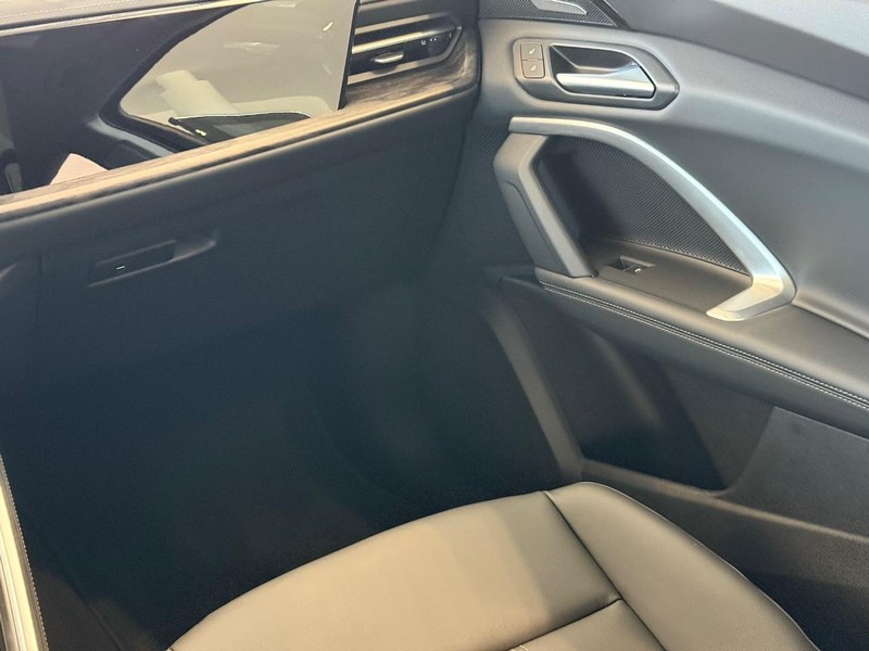 Audi Q5 Vehicle Image 9