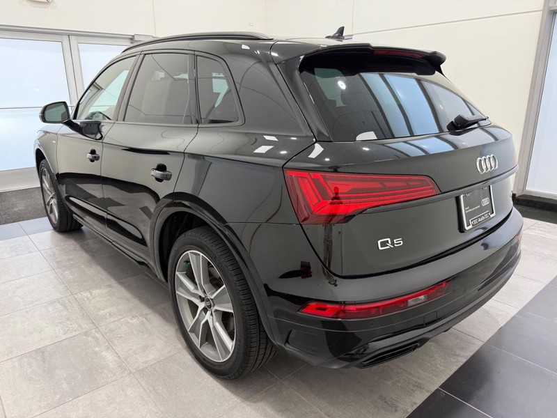 Audi Q5 Vehicle Image 4