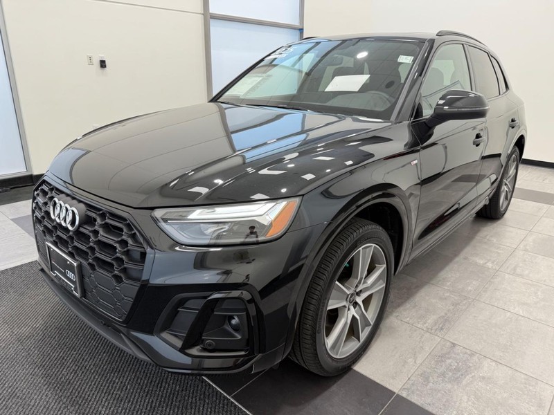 Audi Q5 Vehicle Image 6