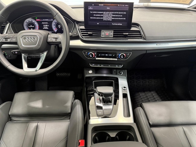 Audi Q5 Vehicle Image 9