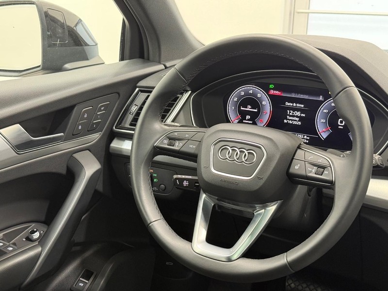 Audi Q5 Vehicle Image 12