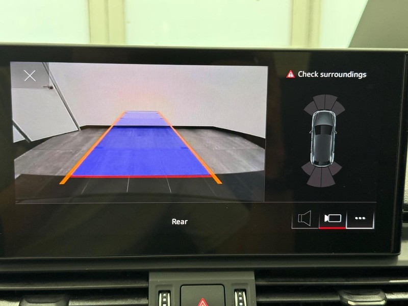 Audi Q5 Vehicle Image 18