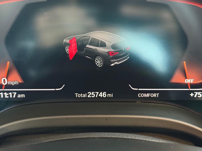 BMW X3 Vehicle Full-screen Gallery Image 19