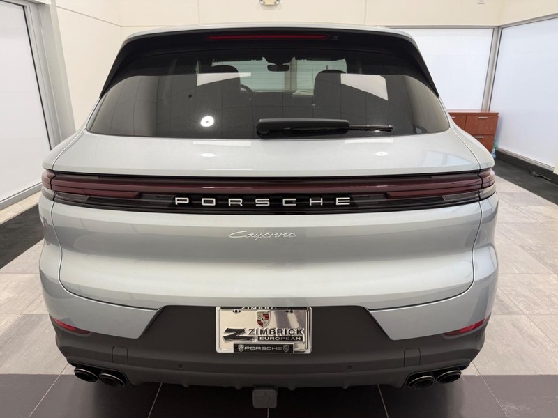 Porsche Cayenne Vehicle Full-screen Gallery Image 6