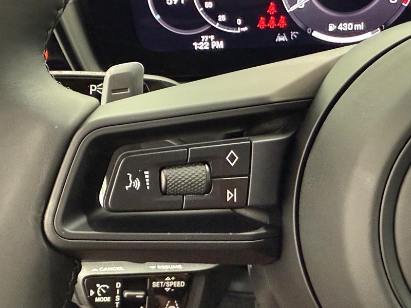 Porsche Cayenne Vehicle Full-screen Gallery Image 20