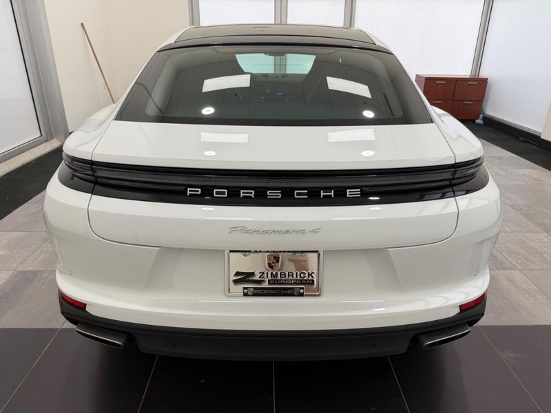 Porsche Panamera Vehicle Full-screen Gallery Image 6