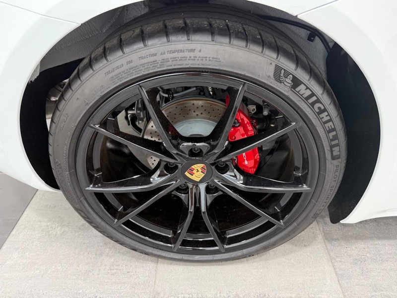Porsche 718 Boxster Vehicle Full-screen Gallery Image 8