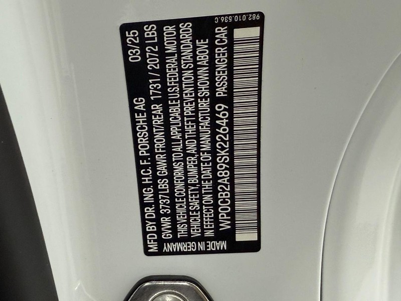Porsche 718 Boxster Vehicle Full-screen Gallery Image 25