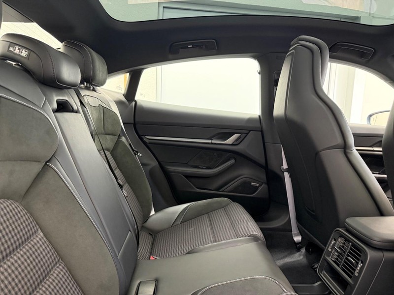 Porsche Taycan Vehicle Full-screen Gallery Image 12