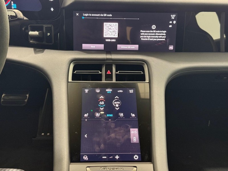 Porsche Taycan Vehicle Full-screen Gallery Image 14