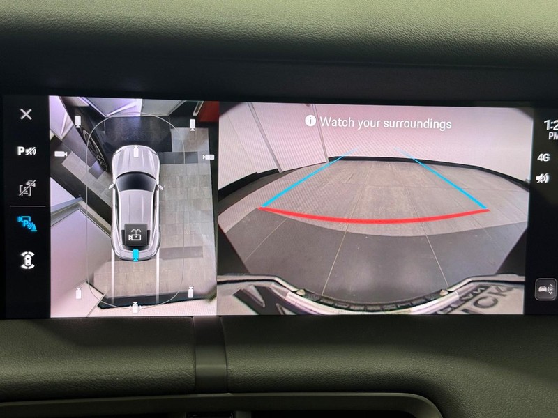 Porsche Taycan Vehicle Full-screen Gallery Image 21