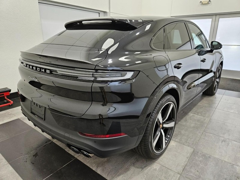 Porsche Cayenne Vehicle Full-screen Gallery Image 7