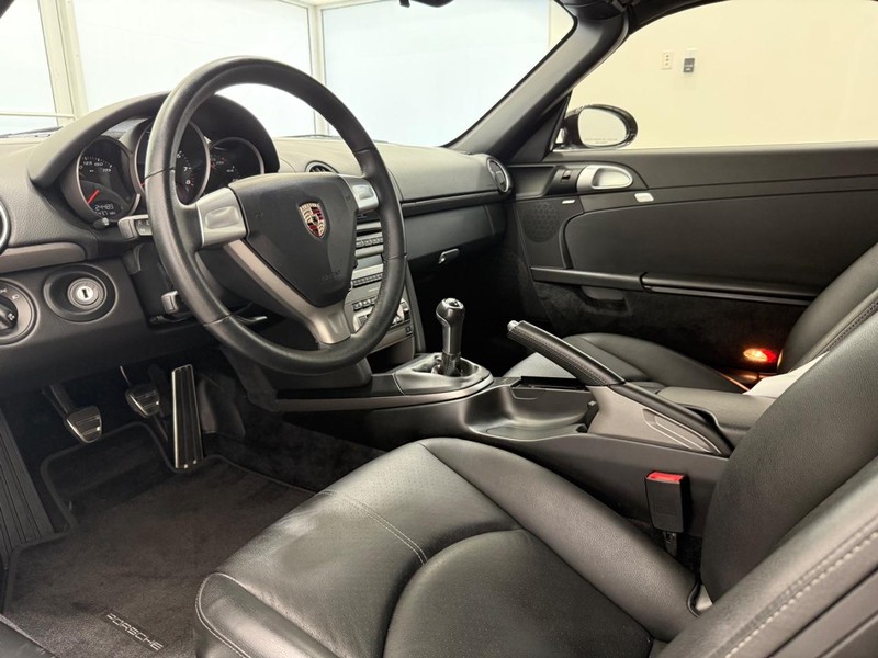 Porsche Boxster Vehicle Full-screen Gallery Image 4