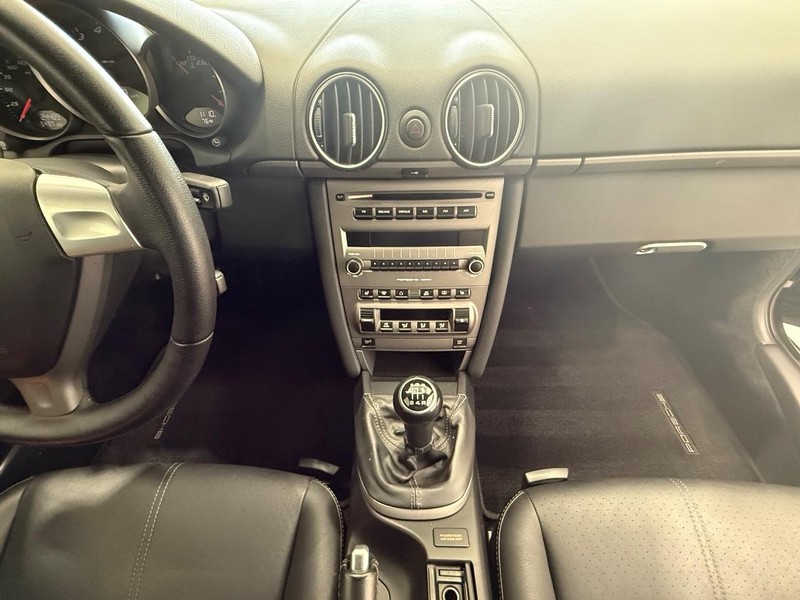 Porsche Boxster Vehicle Full-screen Gallery Image 13