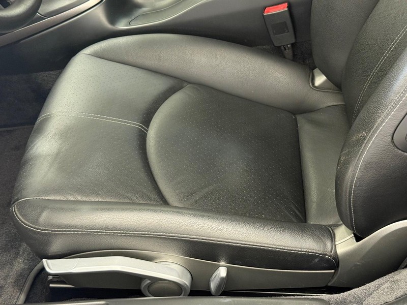 Porsche Boxster Vehicle Full-screen Gallery Image 24