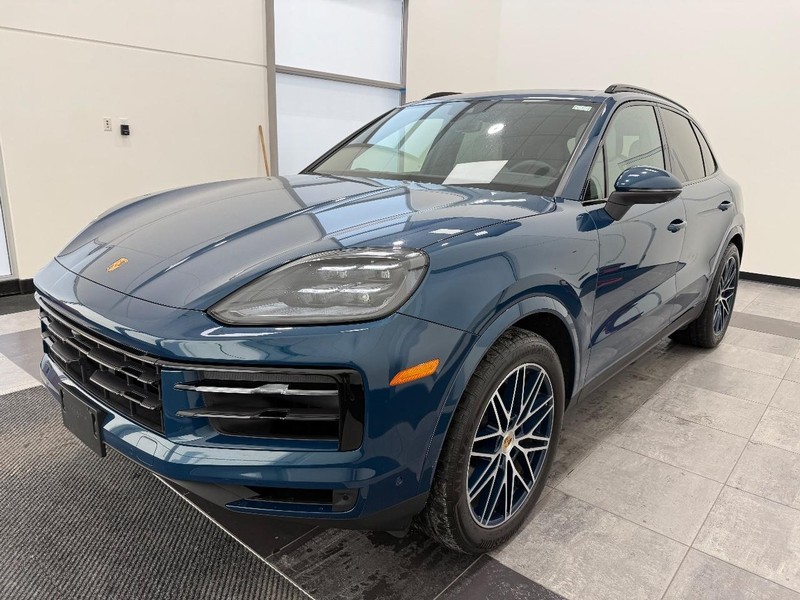 2024 Porsche Cayenne Base's photo