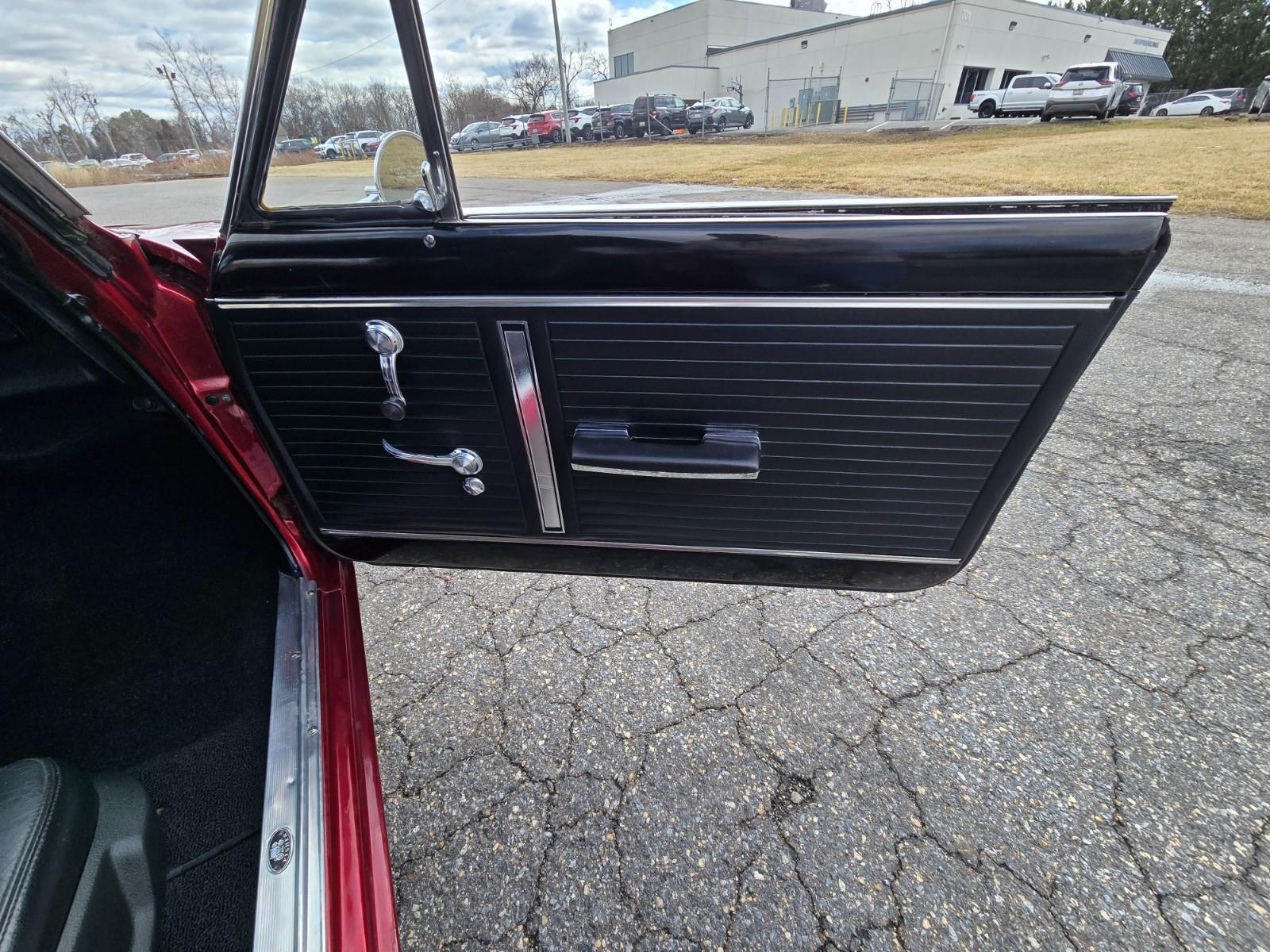 Vehicle Image 25