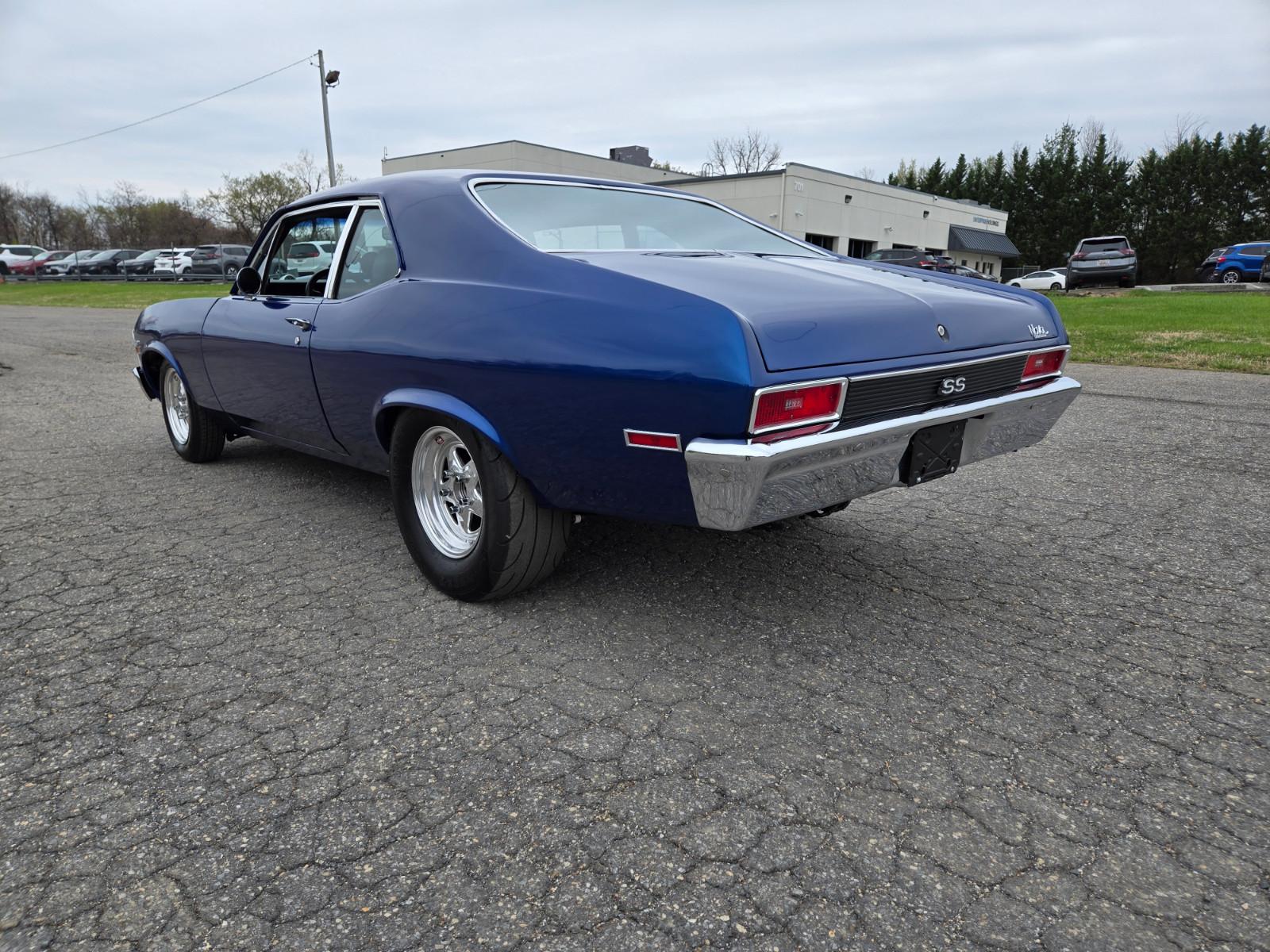 Vehicle Image 06