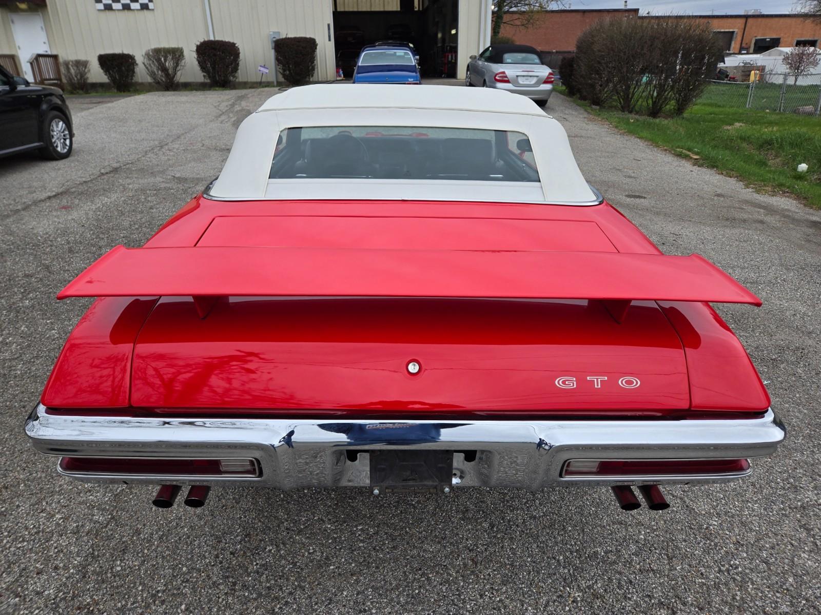 Vehicle Image 08