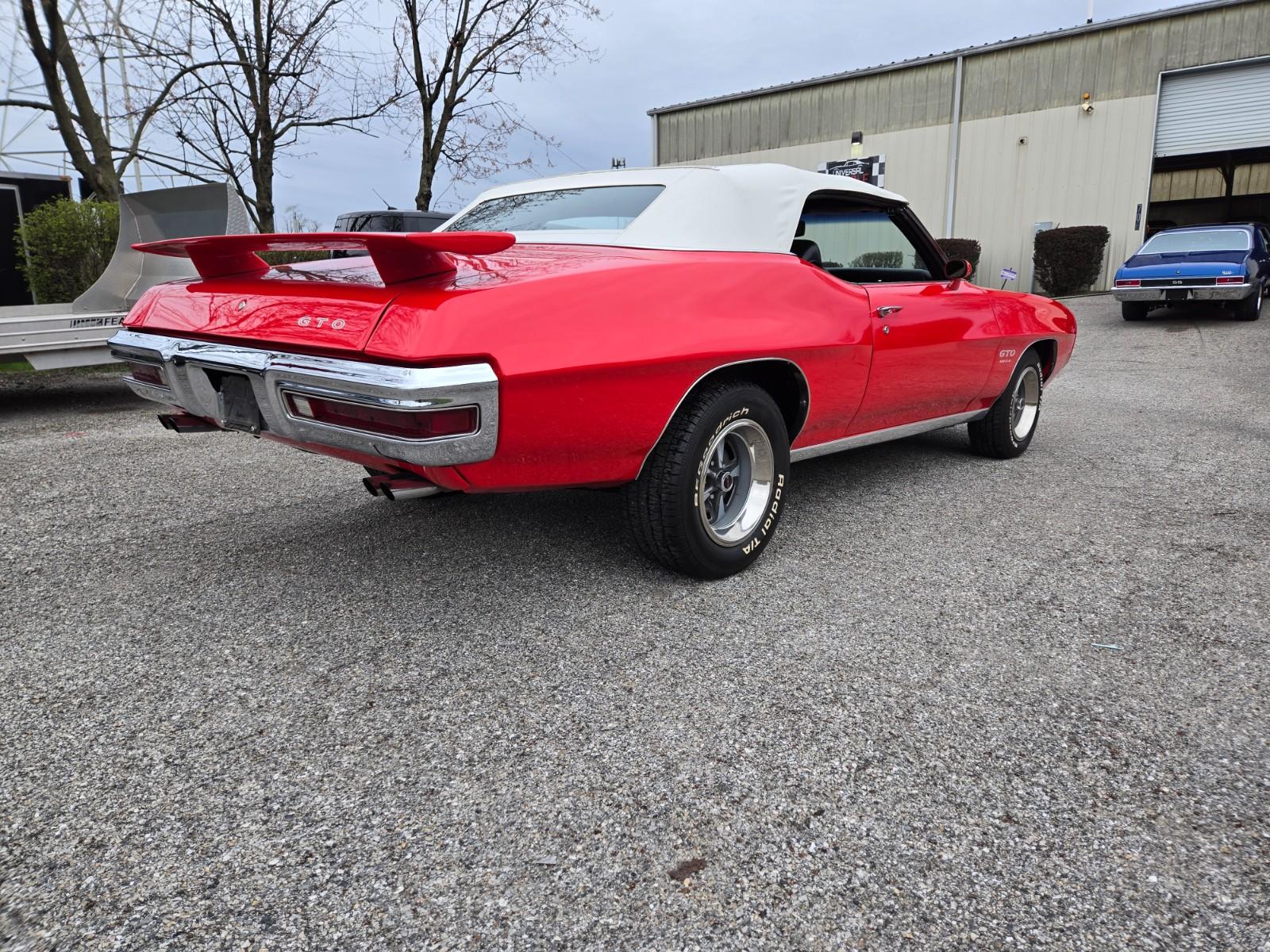 Vehicle Image 09