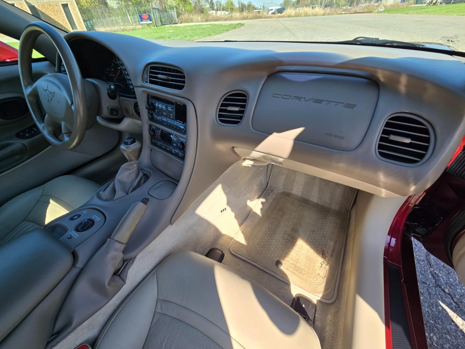 Vehicle Image 25