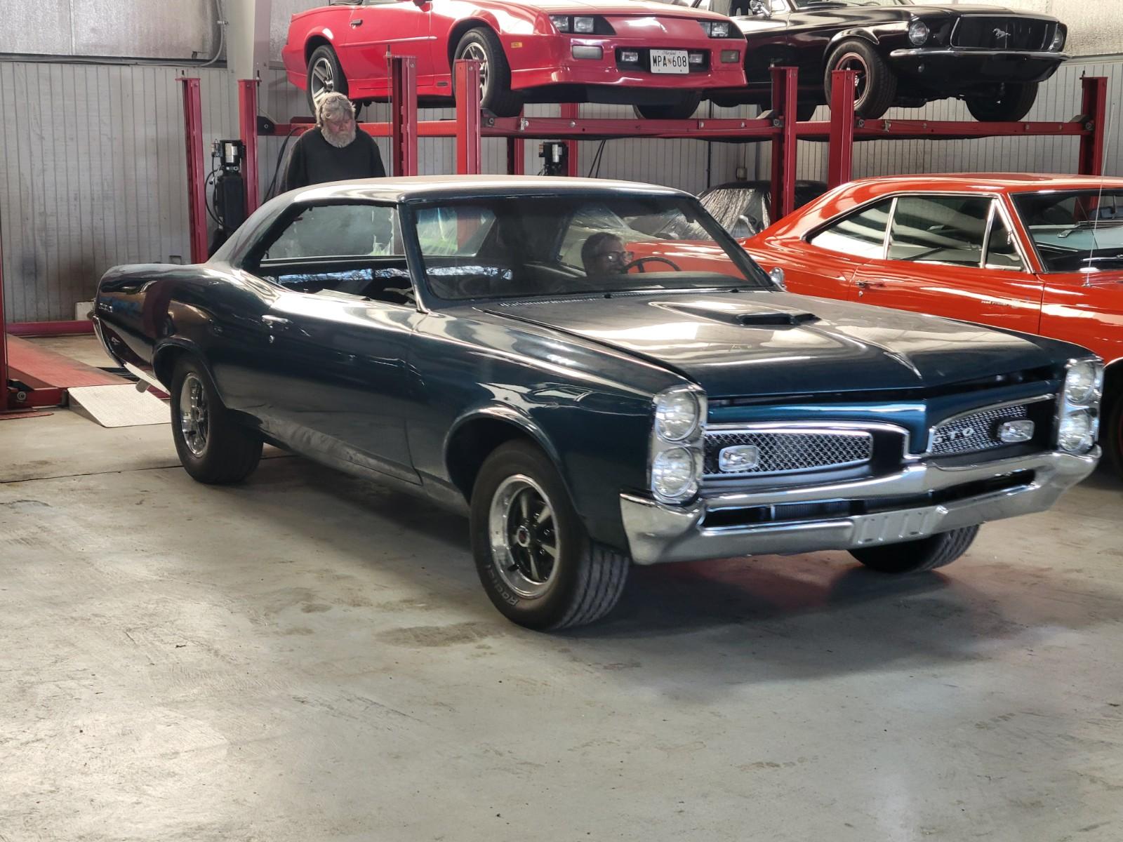 Vehicle Image 01