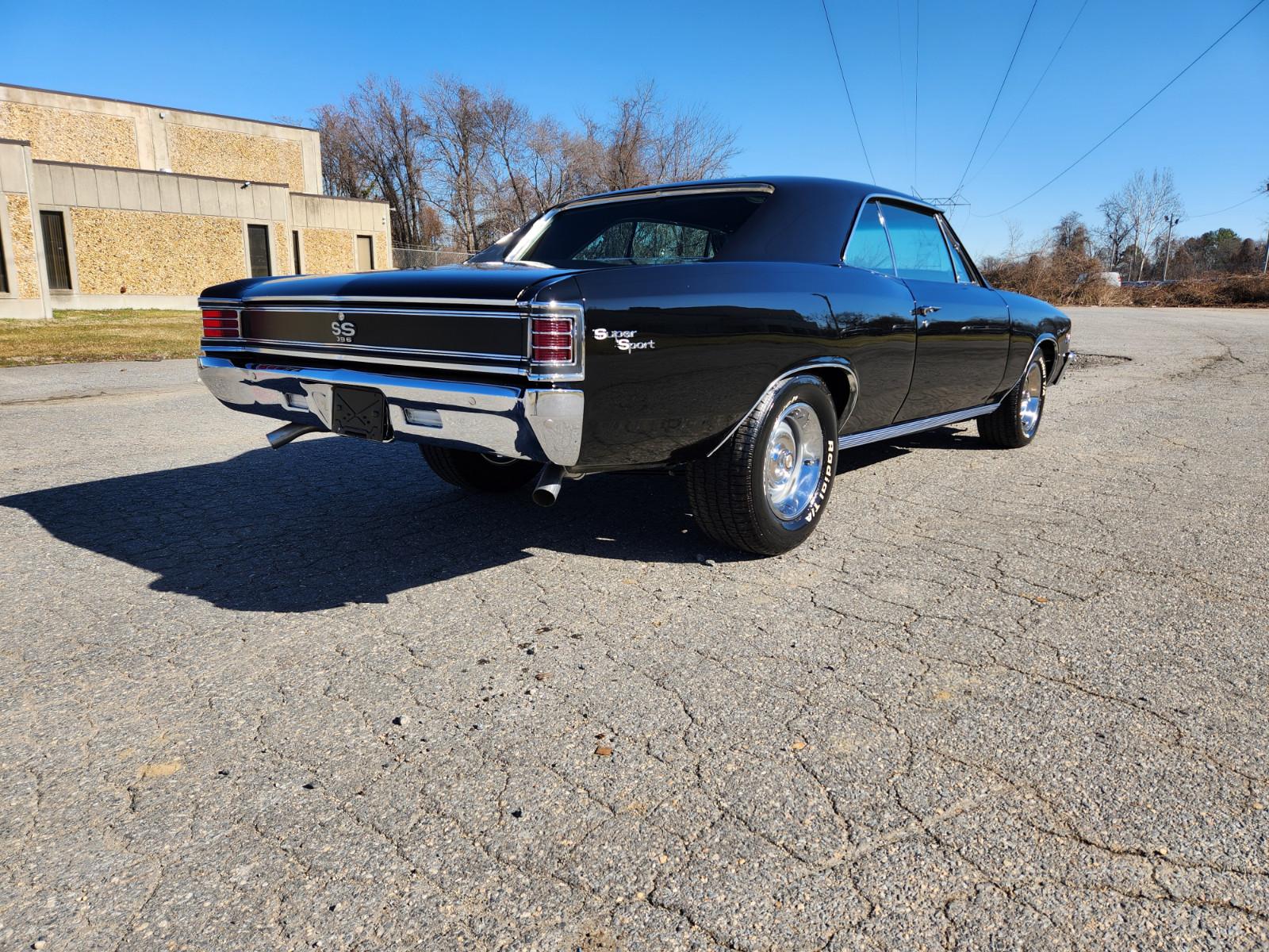 Vehicle Image 05
