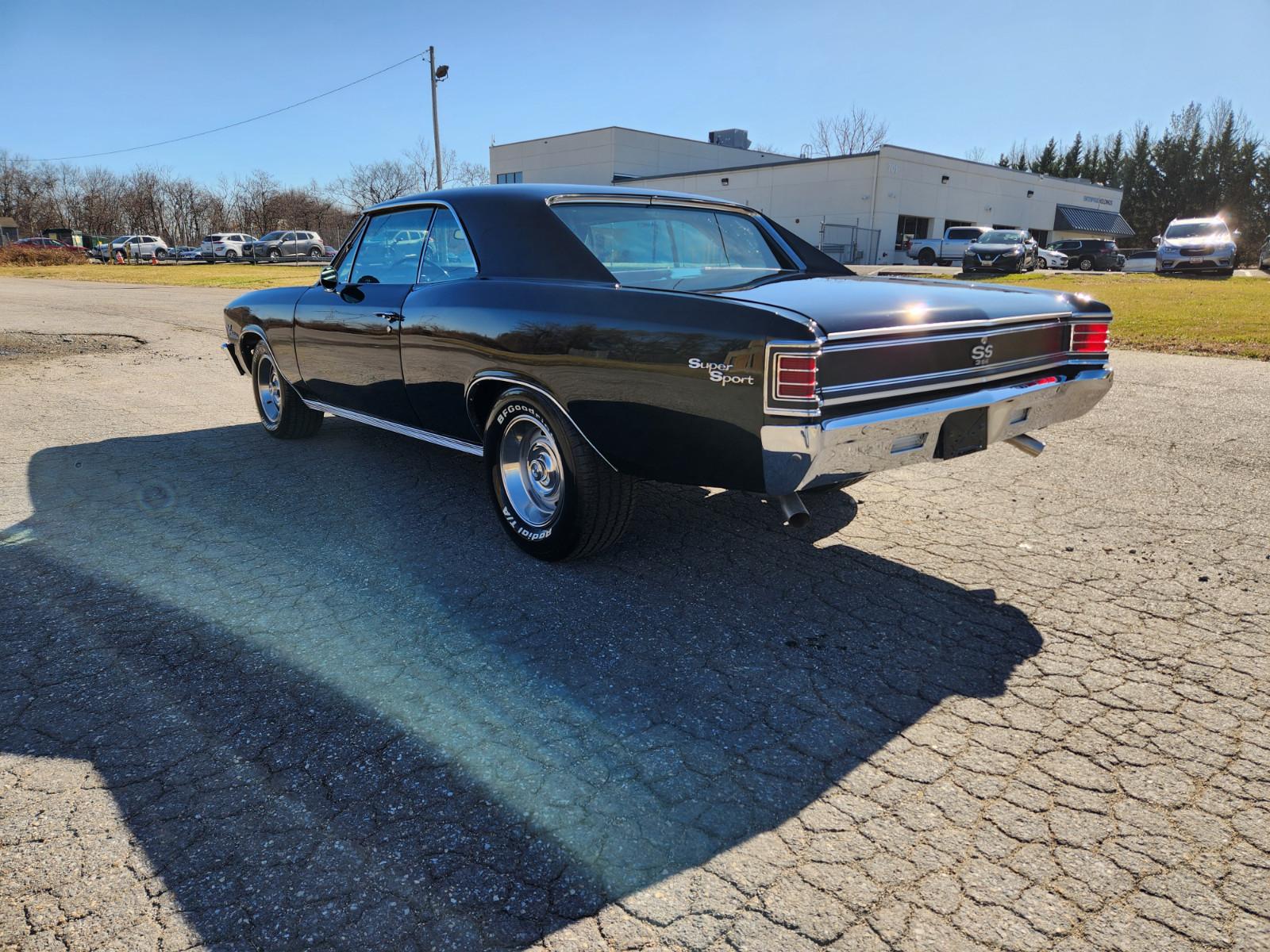 Vehicle Image 06