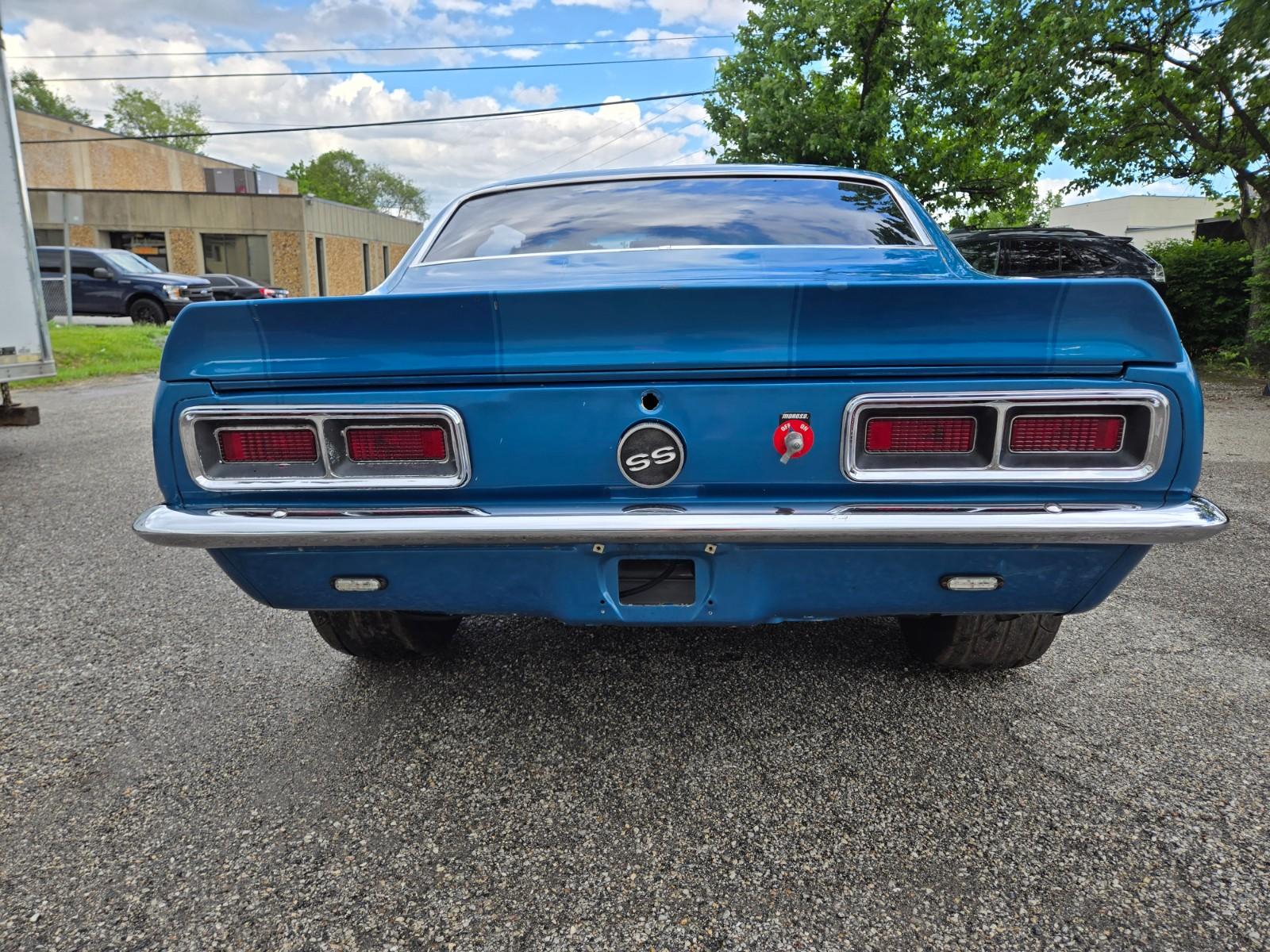 Vehicle Image 08