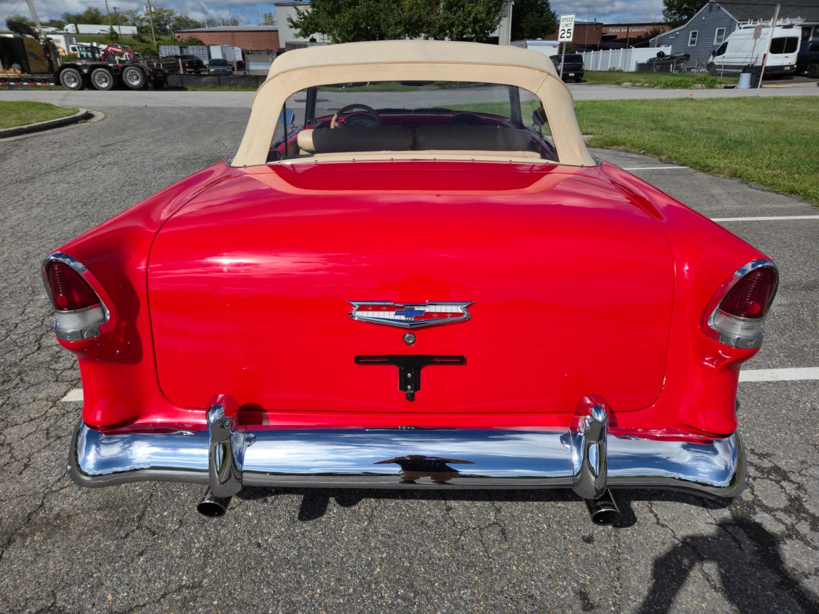Vehicle Image 32