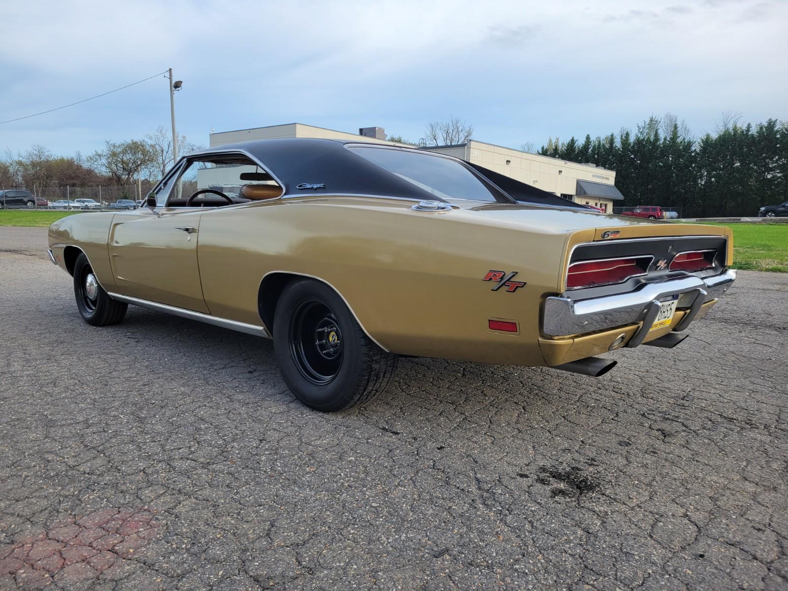 Vehicle Image 05