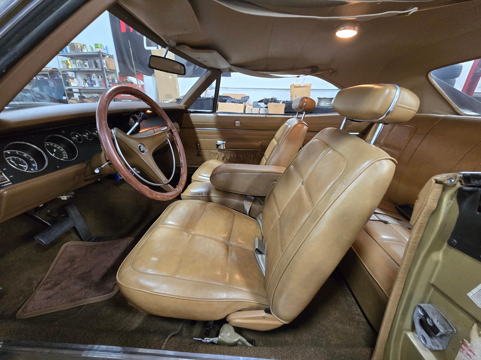 Vehicle Image 09