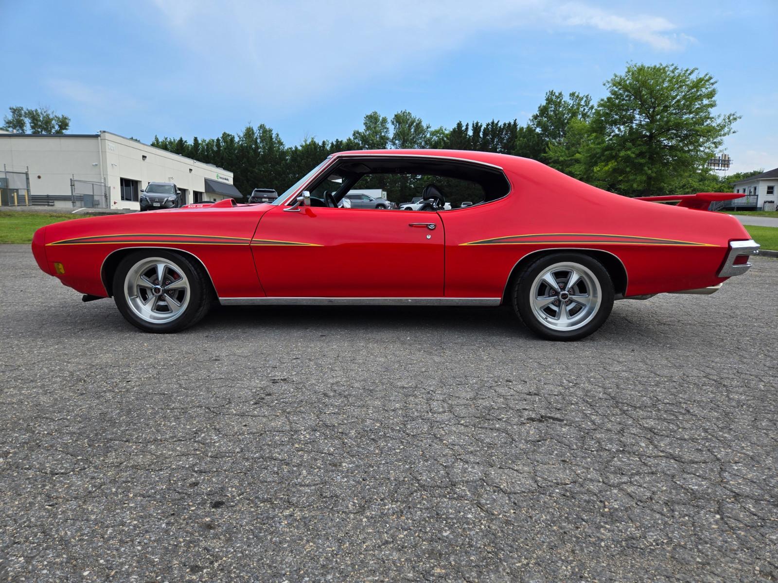 Vehicle Image 02