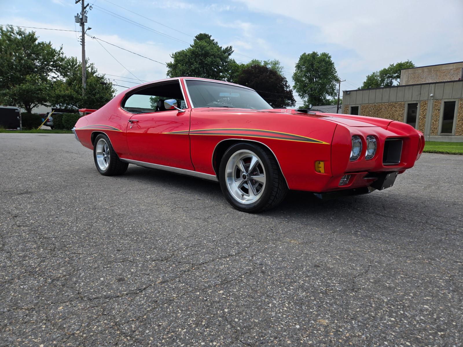 Vehicle Image 04