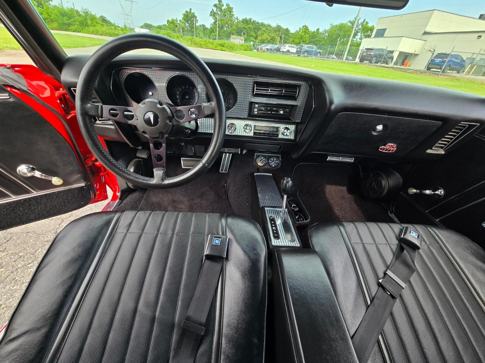 Vehicle Image 21