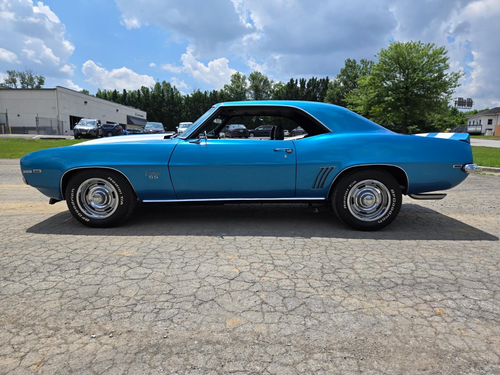 Vehicle Image 02